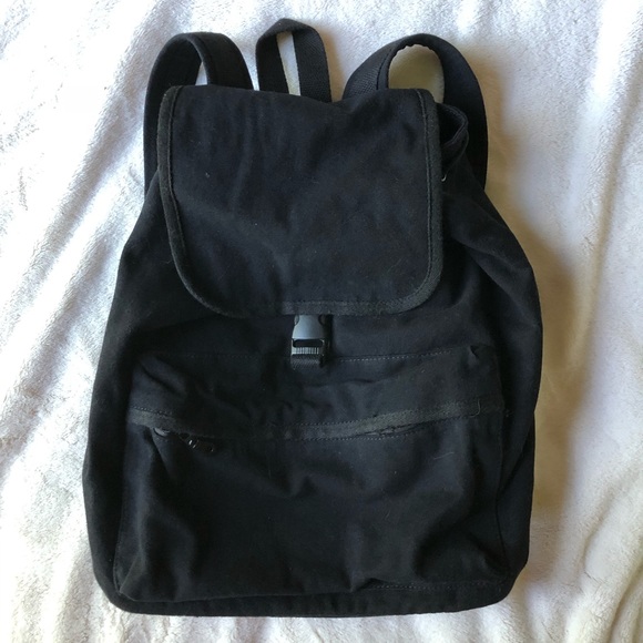 urban outfitters black backpack